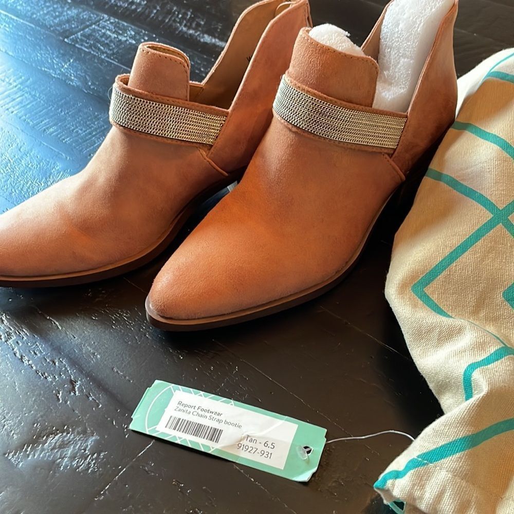 Report - NWT - Tan Booties - size 6.5